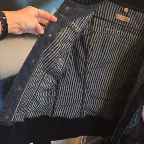 Jean Jacket With Sweater Edging - Picture 7 of 10